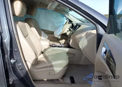 2014 Nissan Pathfinder Platinum z USA, uszkodzony, nr VIN 5N1AR2MM3EC613301